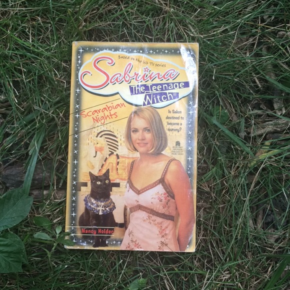 5 Sabrina The Teenage Witch books - Picture 4 of 8